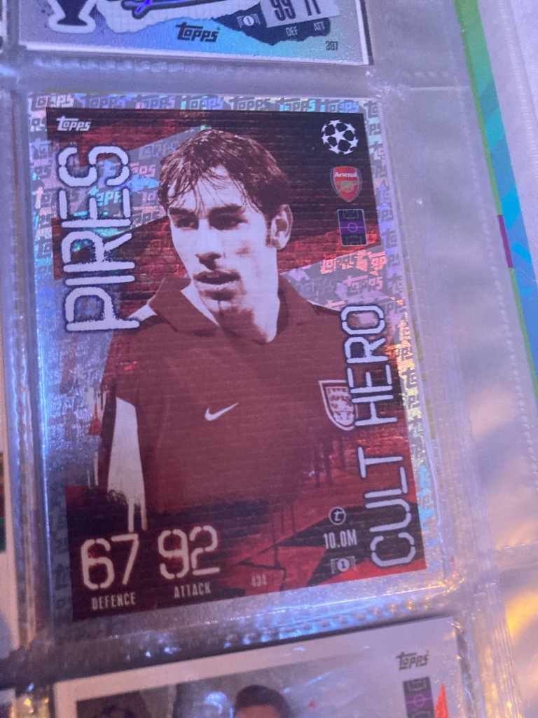 Robert Pires (Note: this is an association football/soccer card, not American football)